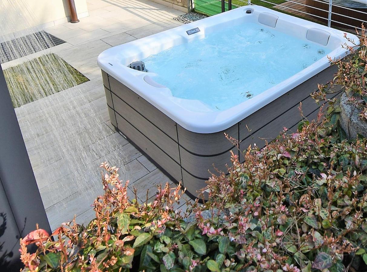 Fiordaliso Bellagio Wild Flowers - Hot Tub Onno